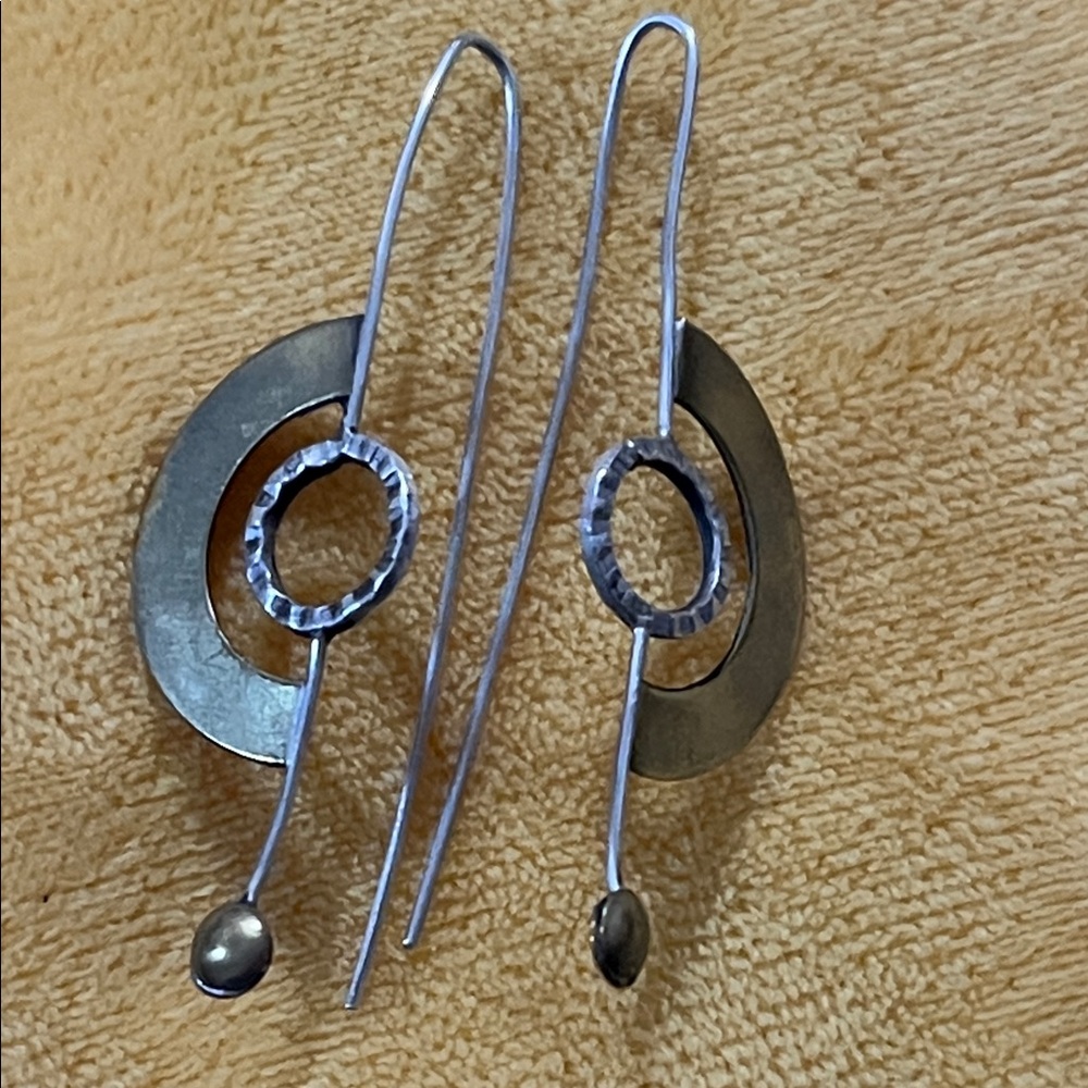 Elegant Silver Loop Earrings - image 3